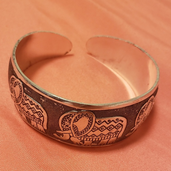 Adjustable Elephant Bracelet - Picture 2 of 2